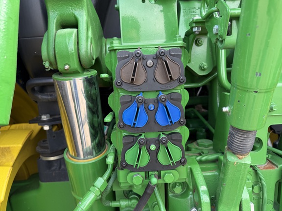 2025 John Deere 6R 155 - Photo33