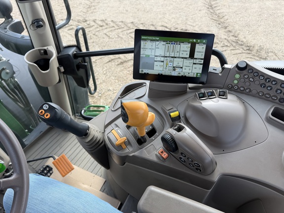 2025 John Deere 6R 155 - Photo40
