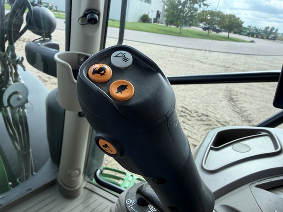 2025 John Deere 6R 155 - Photo42