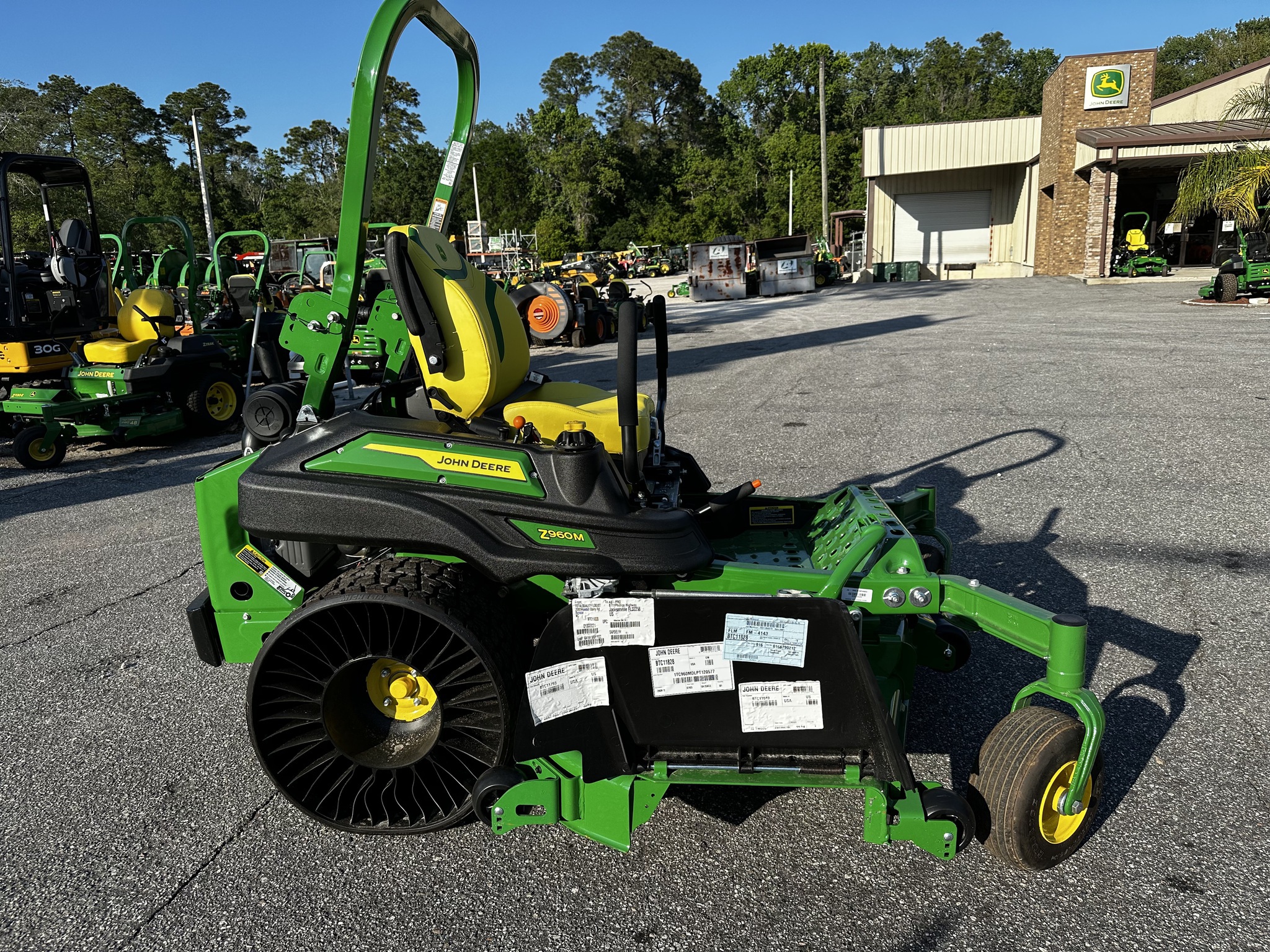 2025 John Deere Z960M Image 3