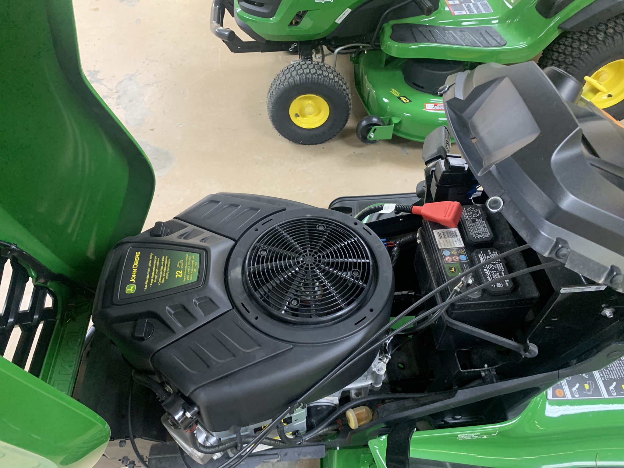 2025 John Deere X330 Image 6
