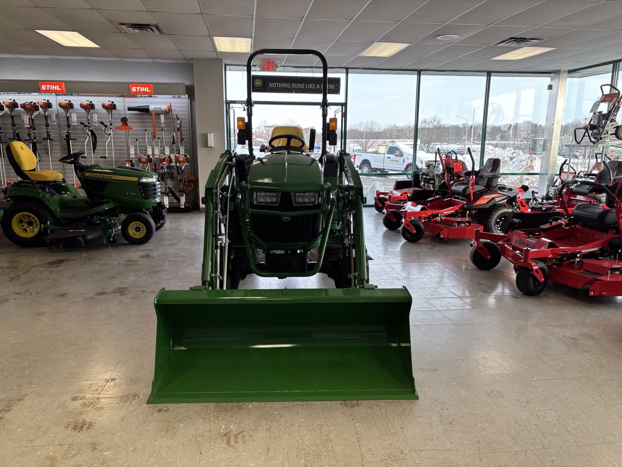 New In-Stock 2024 John Deere 2032R Compact Utility Tractors at Koenig Equipment in Lebanon, OH - PhotoXL1