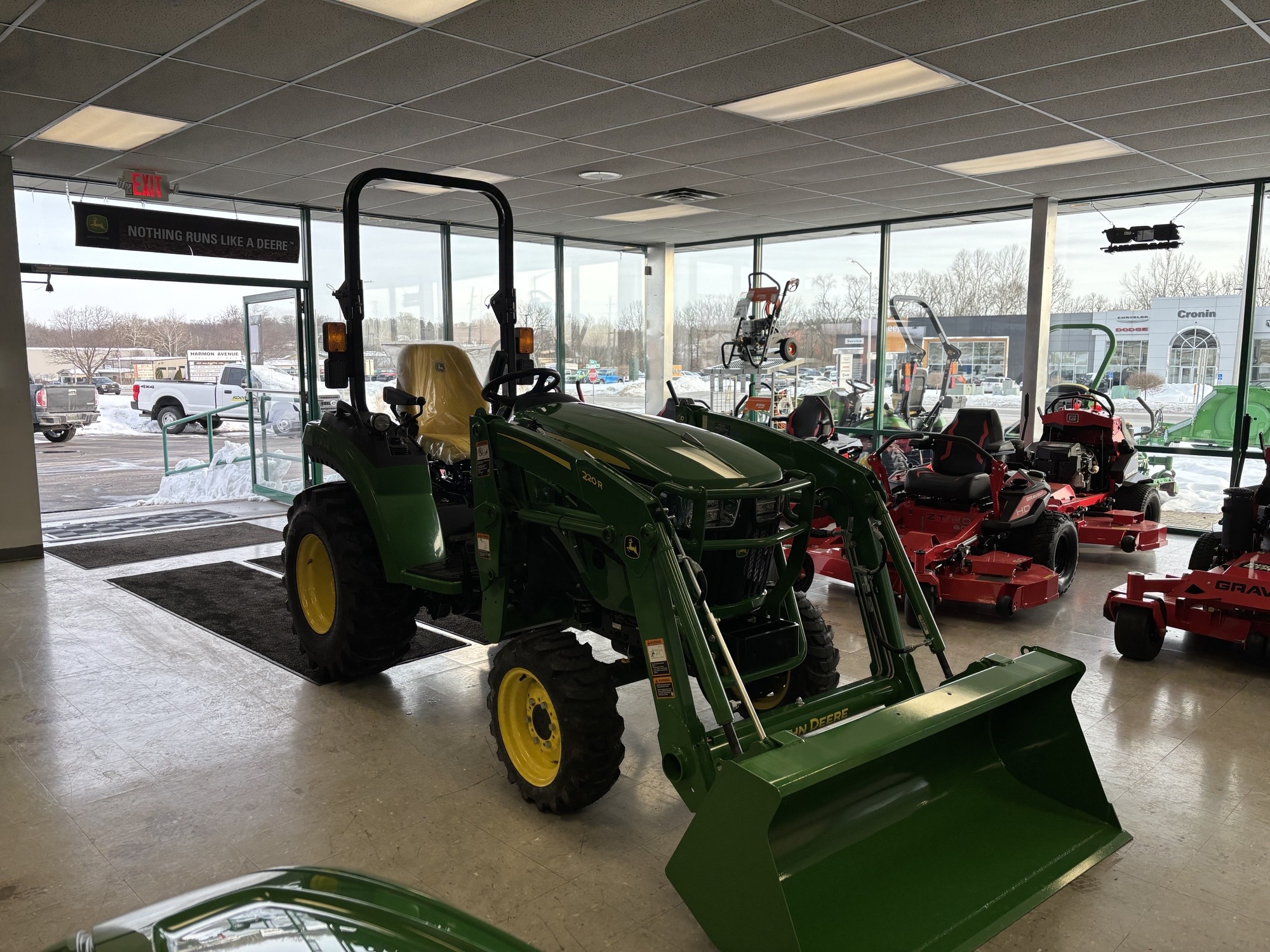 New In-Stock 2024 John Deere 2032R Compact Utility Tractors at Koenig Equipment in Lebanon, OH - PhotoXL7
