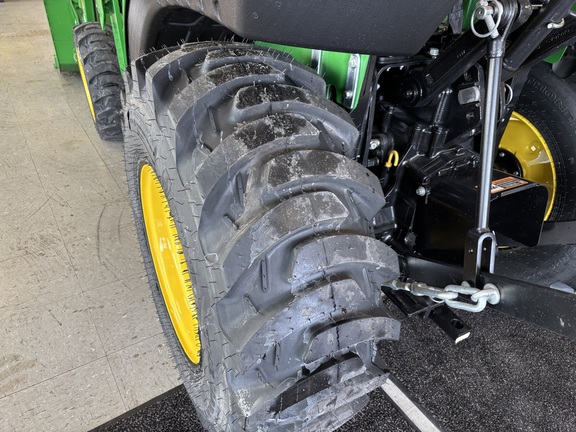 New In-Stock 2024 John Deere 2032R Compact Utility Tractors at Koenig Equipment in Lebanon, OH - Photo9