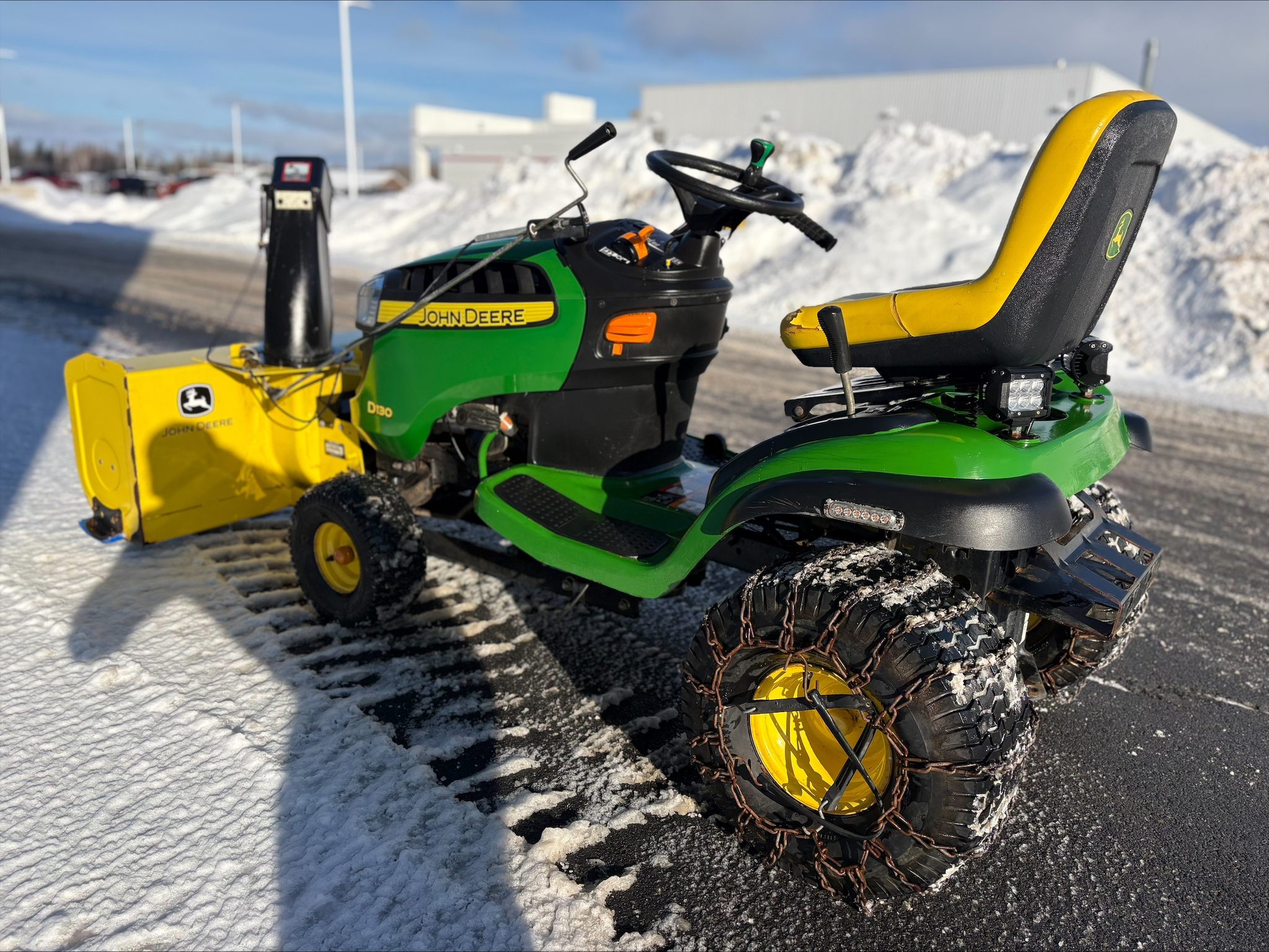 2011 John Deere D130 Image 2