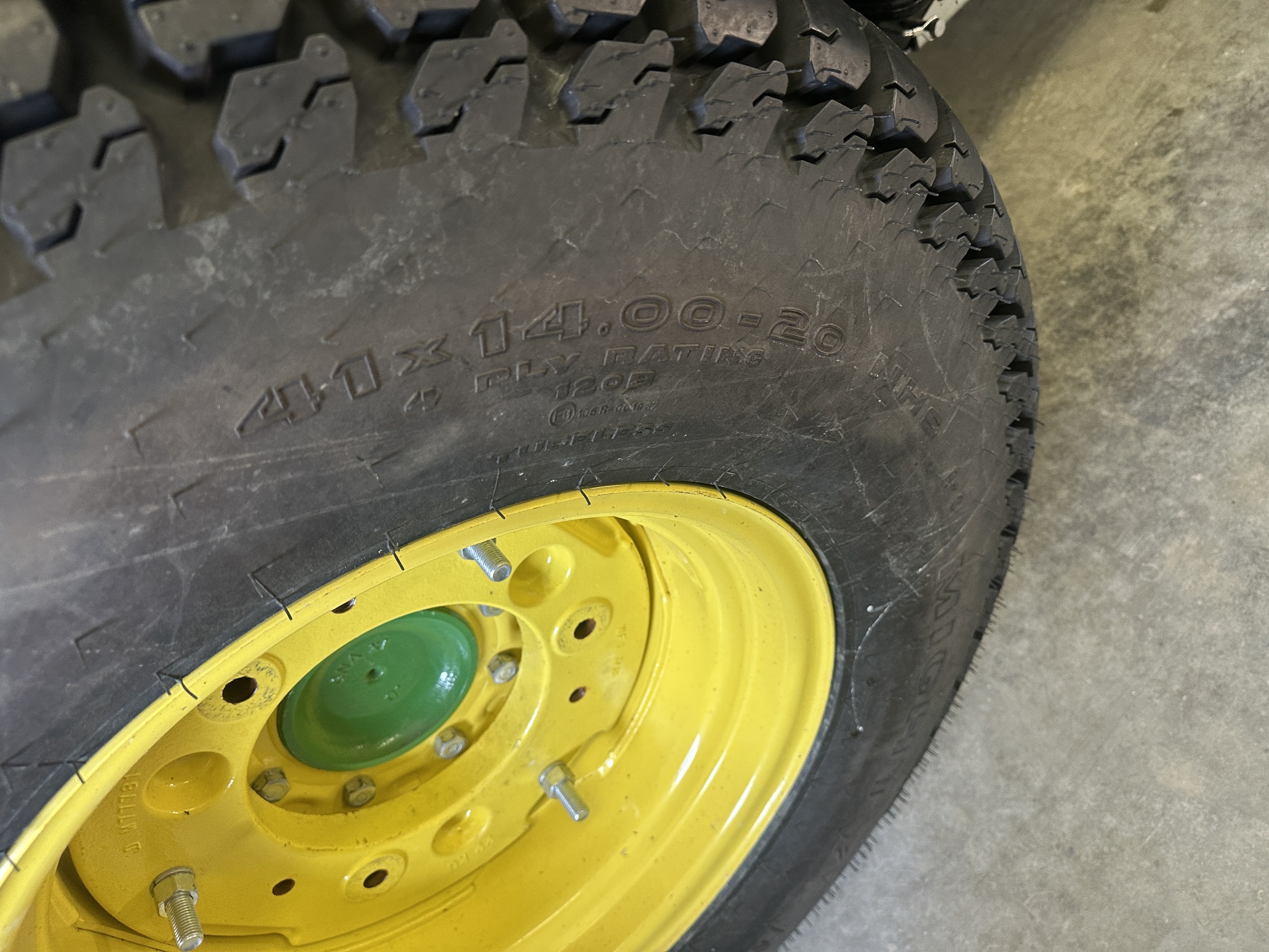 2023 John Deere 3039R Image 5