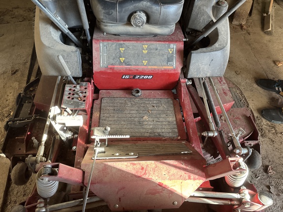 Used 2024 Ferris ISX2200 Zero Turn Mowers at Koenig Equipment in Knightstown, IN - Photo7