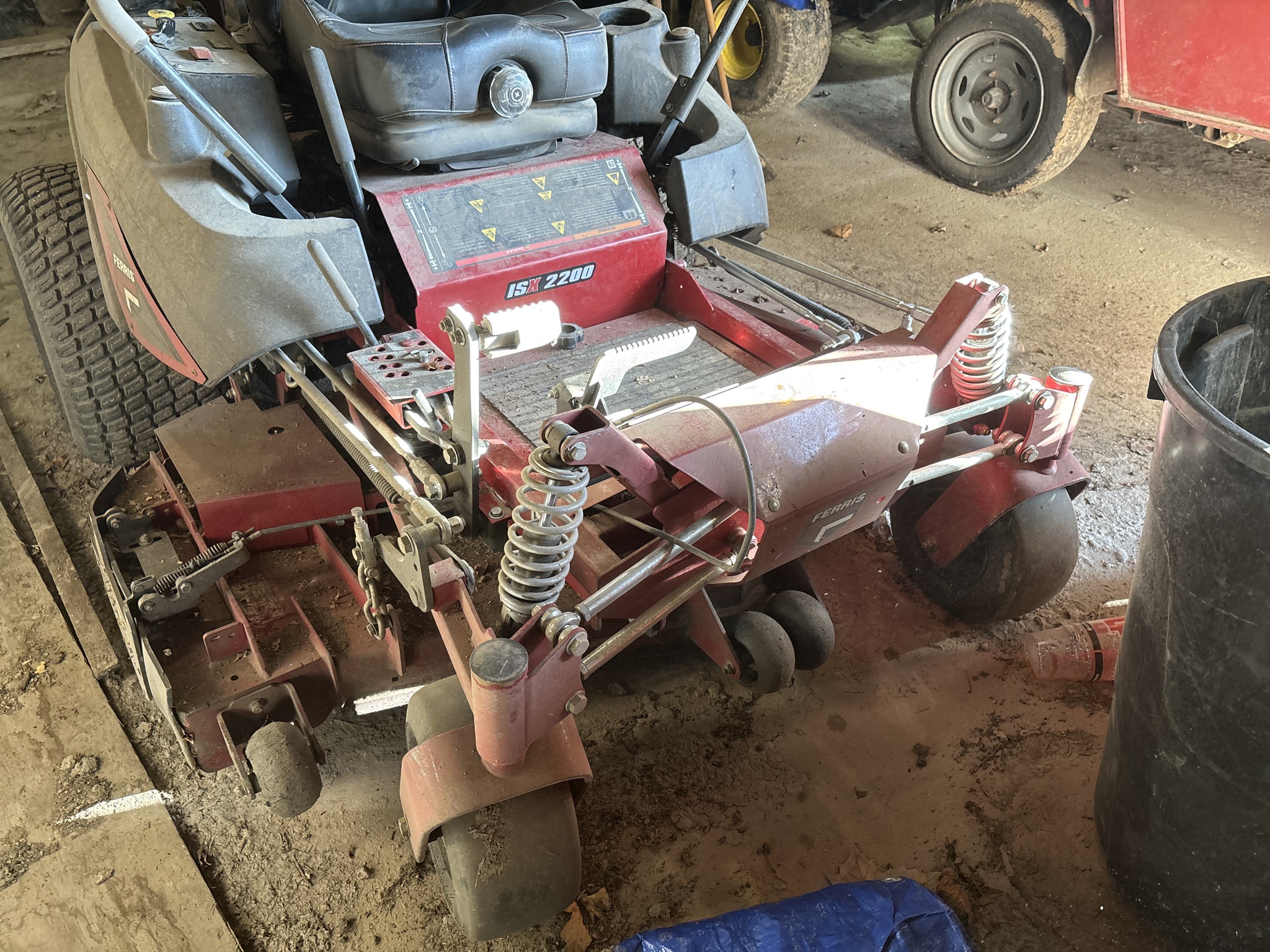 Used 2024 Ferris ISX2200 Zero Turn Mowers at Koenig Equipment in Knightstown, IN - PhotoXL1