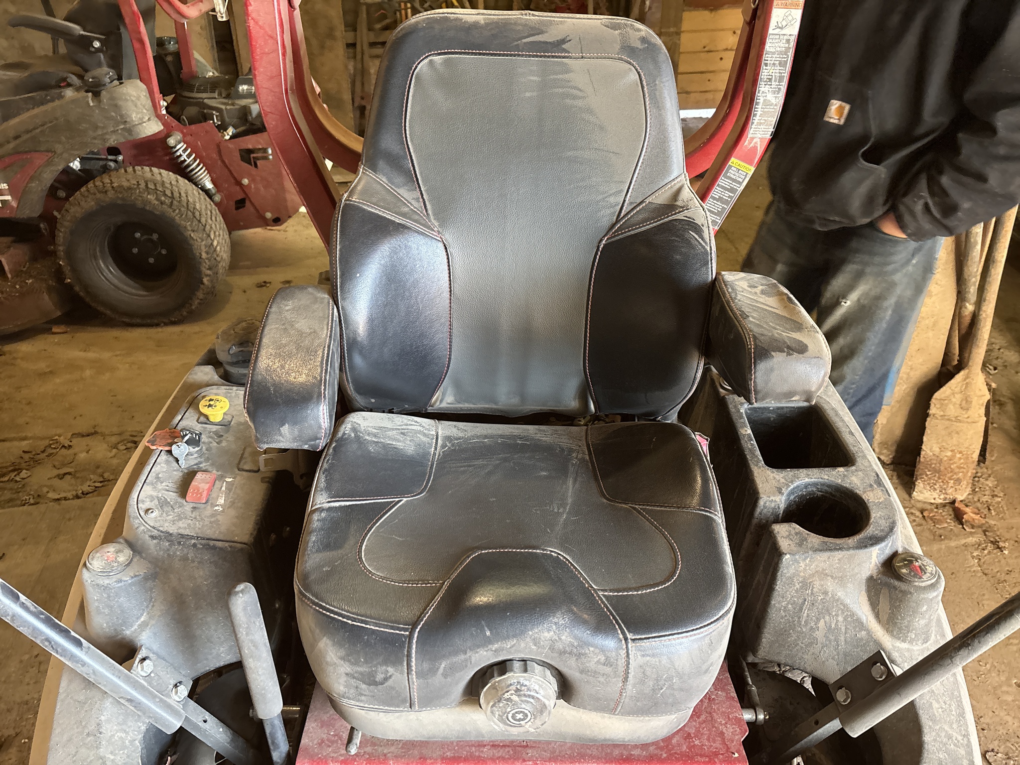 Used 2024 Ferris ISX2200 Zero Turn Mowers at Koenig Equipment in Knightstown, IN - PhotoXL11