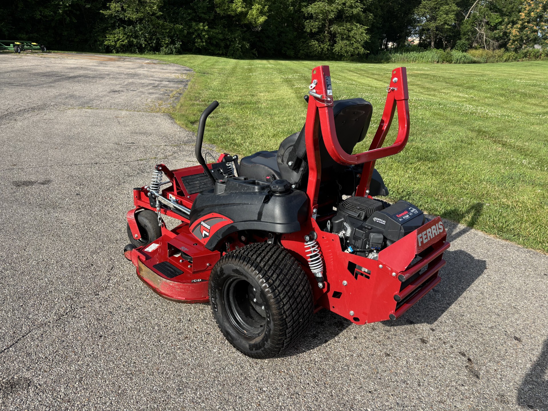 Used 2024 Ferris ISX2200 Zero Turn Mowers at Koenig Equipment in Germantown, OH - PhotoXL14
