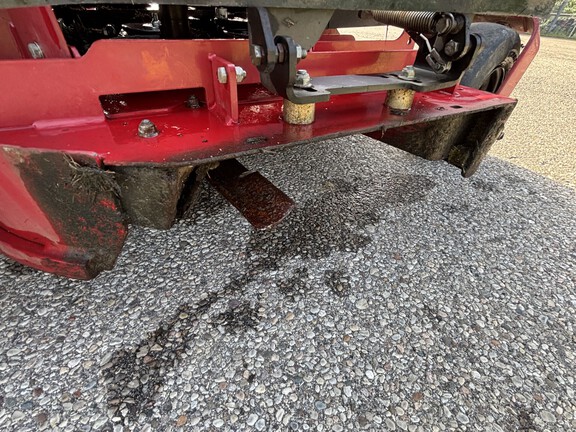 Used 2024 Ferris ISX2200 Zero Turn Mowers at Koenig Equipment in Germantown, OH - Photo7