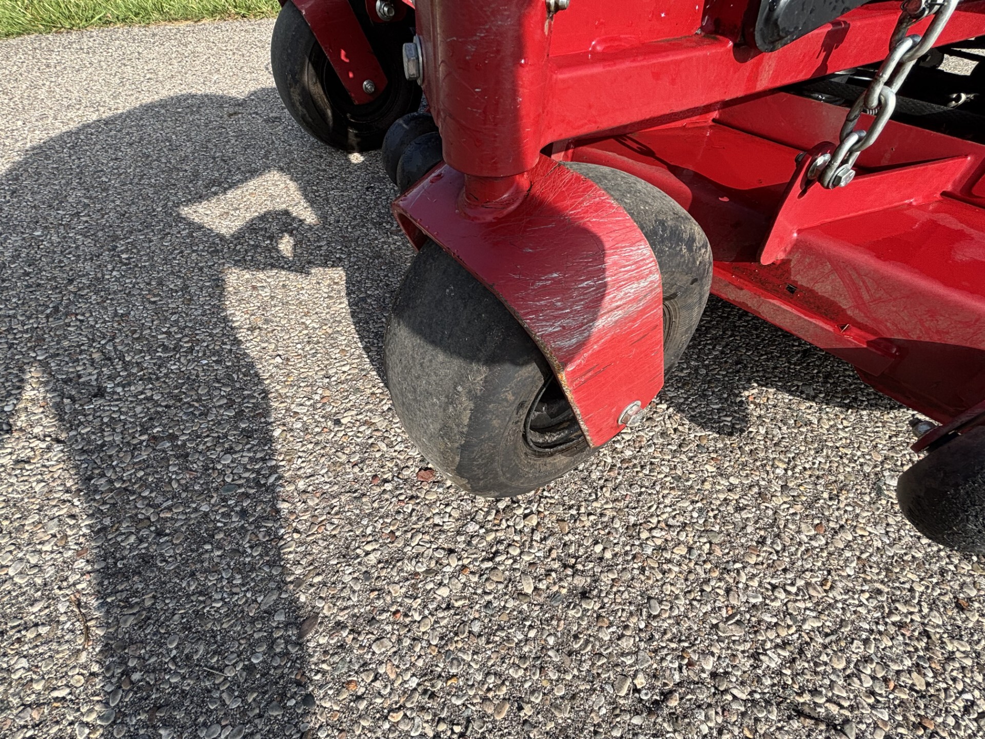 Used 2024 Ferris ISX2200 Zero Turn Mowers at Koenig Equipment in Germantown, OH - PhotoXL4