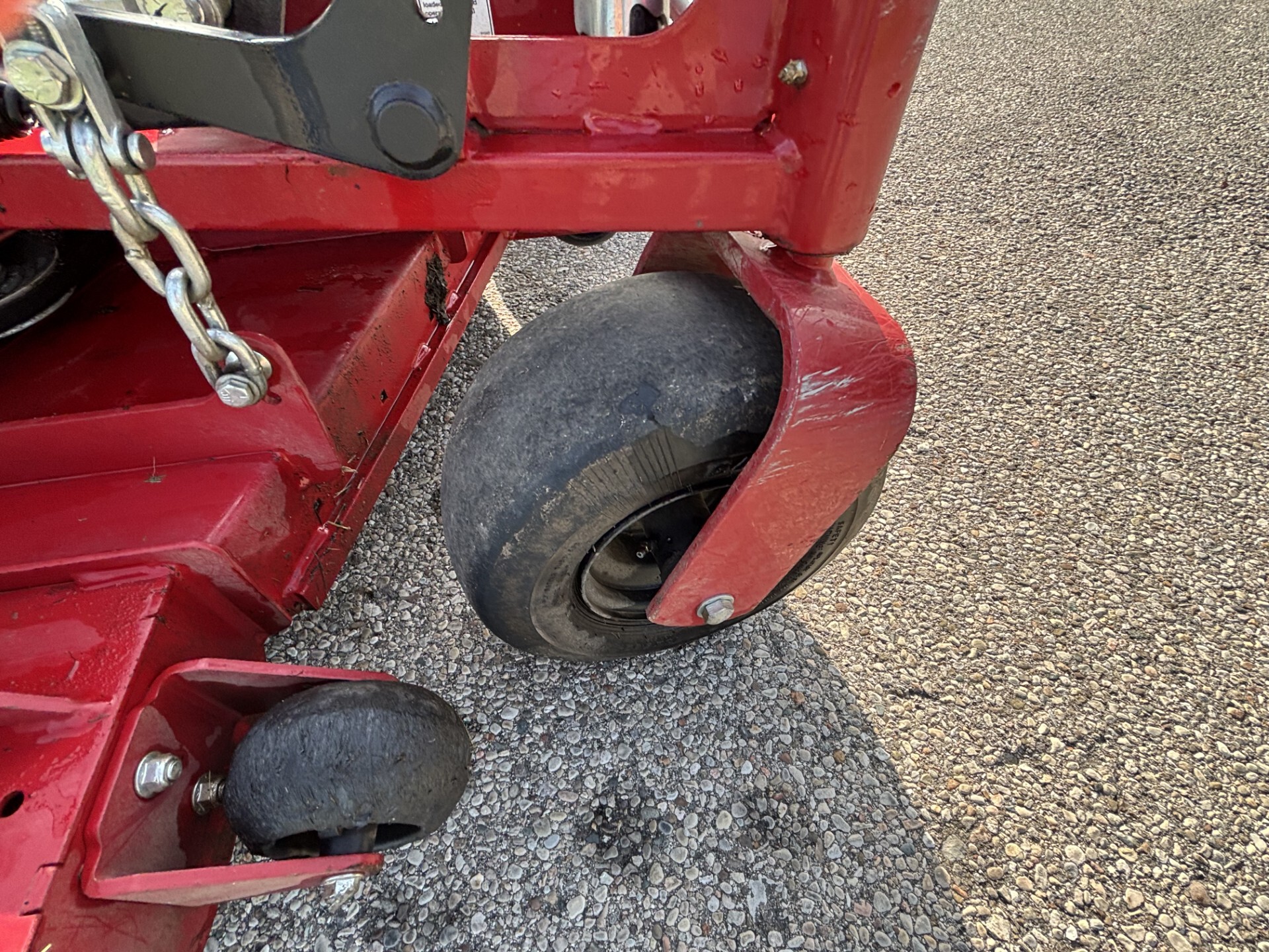 Used 2024 Ferris ISX2200 Zero Turn Mowers at Koenig Equipment in Germantown, OH - PhotoXL3