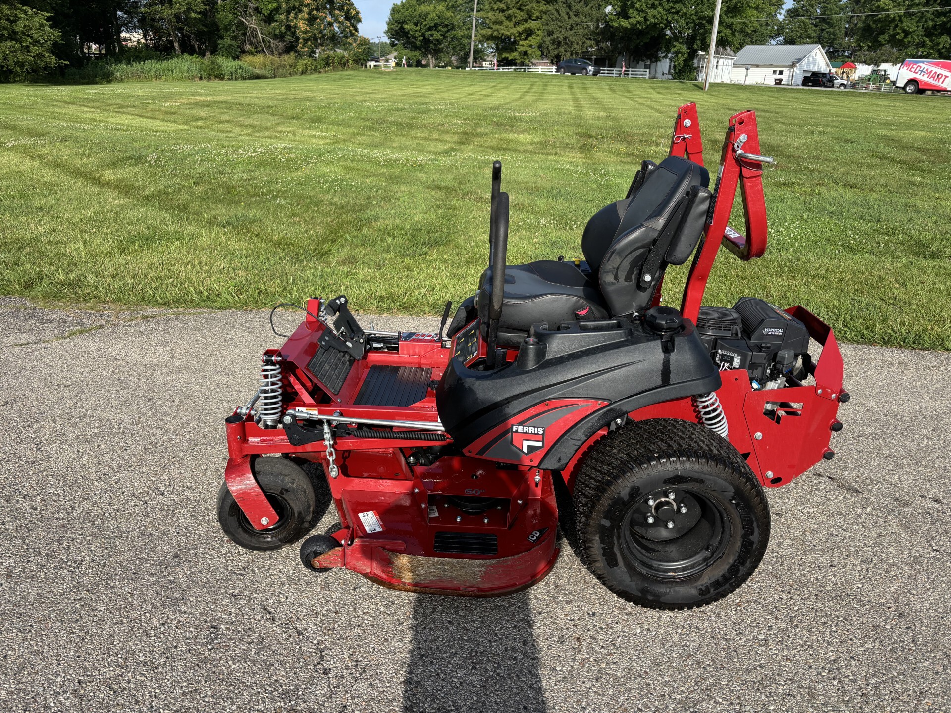 Used 2024 Ferris ISX2200 Zero Turn Mowers at Koenig Equipment in Germantown, OH - PhotoXL16