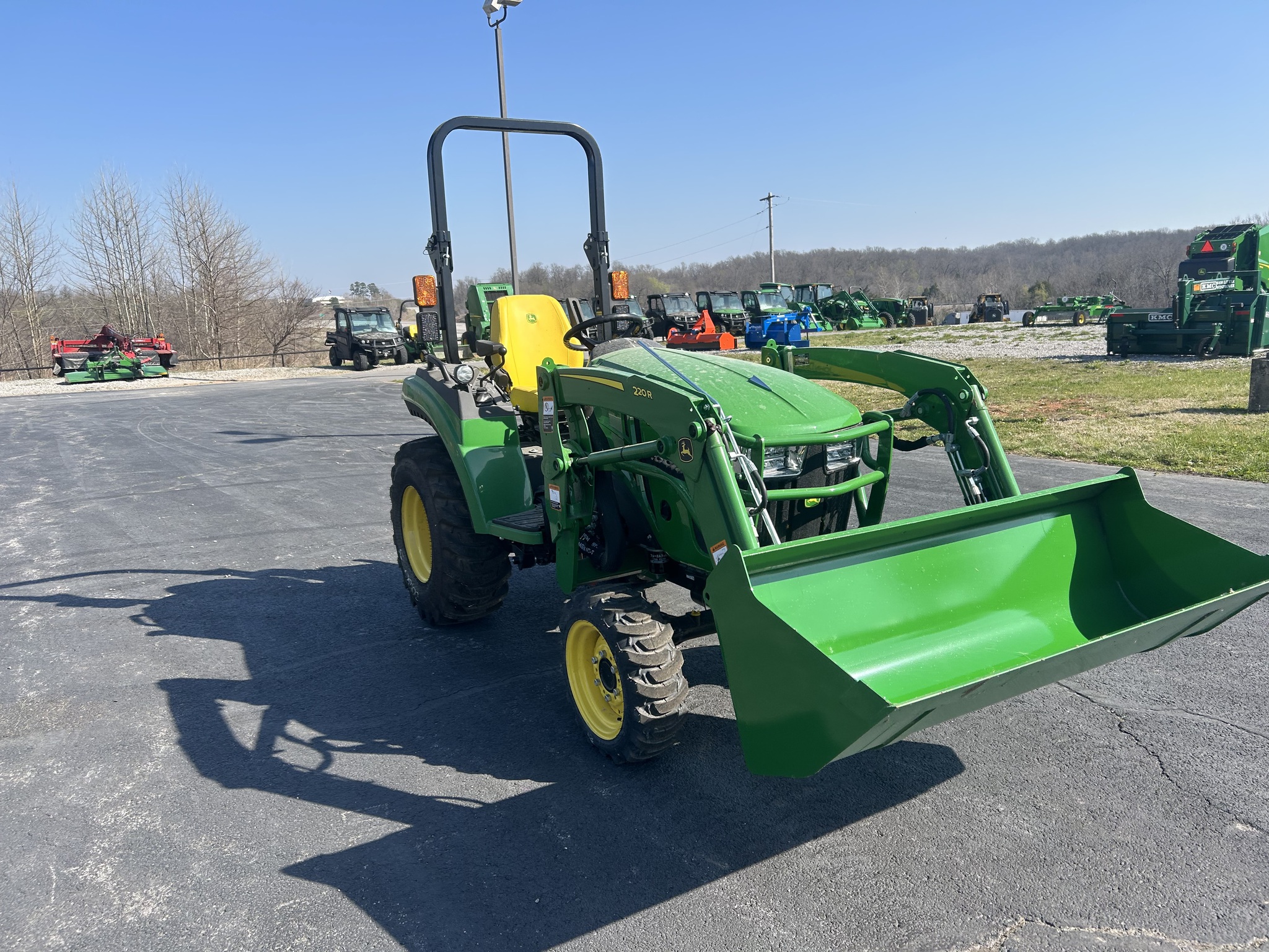  2025 John Deere 2032R at Heritage Tractor in Anderson, MO