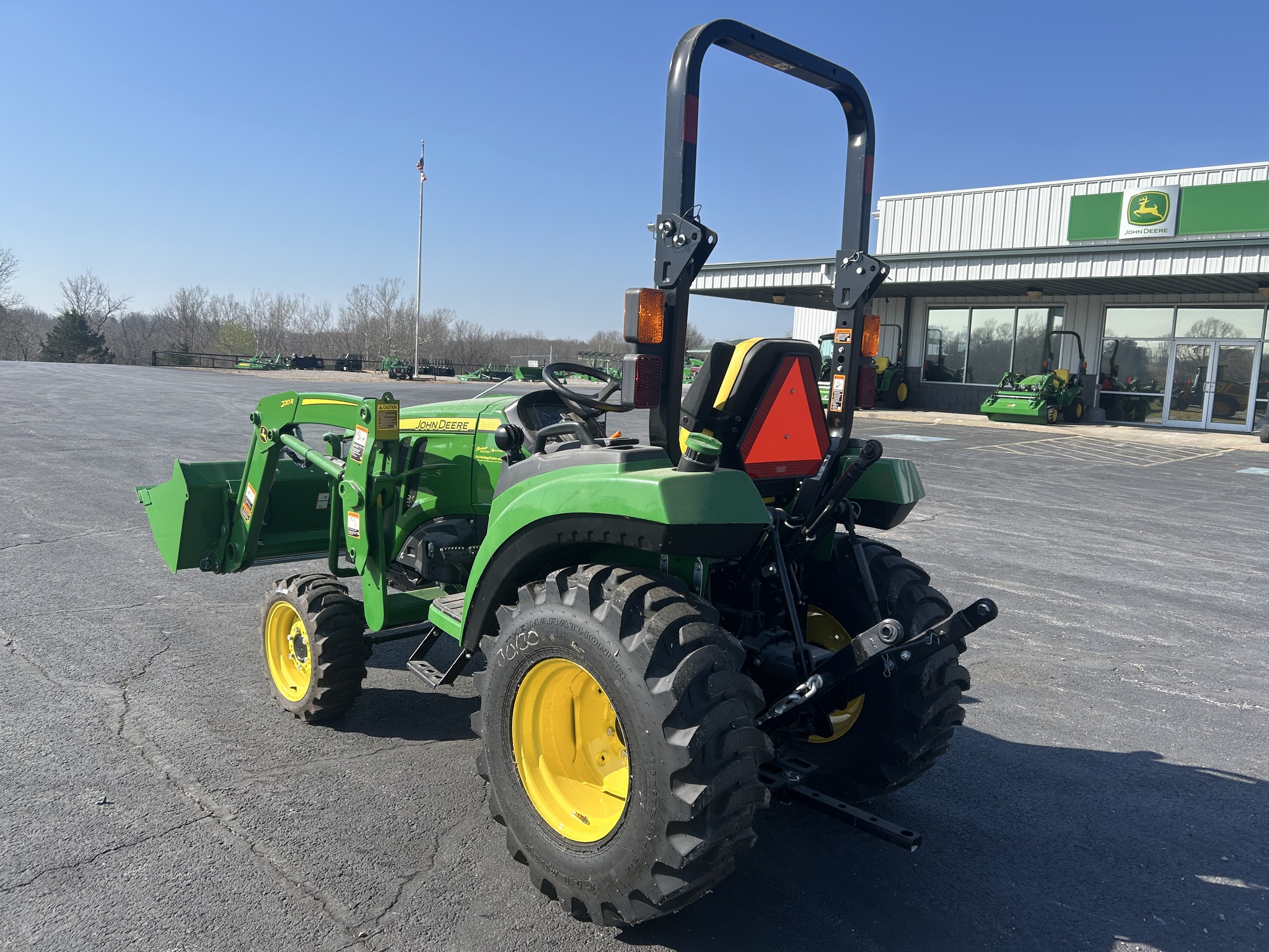  2025 John Deere 2032R at Heritage Tractor in Anderson, MO