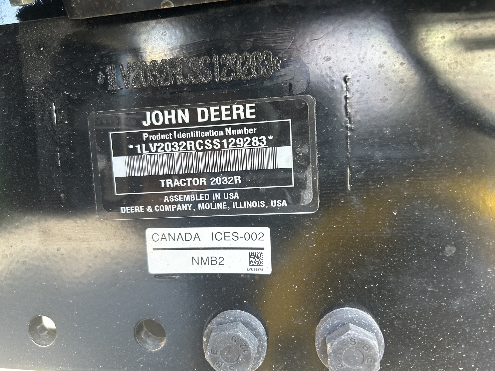  2025 John Deere 2032R at Heritage Tractor in Anderson, MO