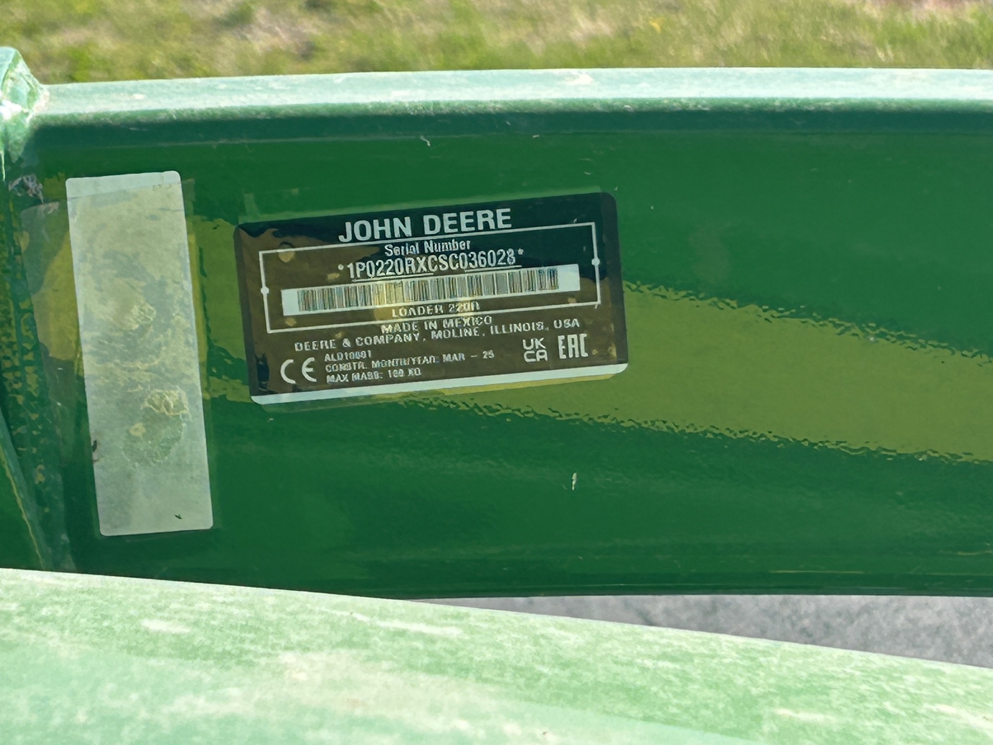 2025 John Deere 2032R at Heritage Tractor in Anderson, MO