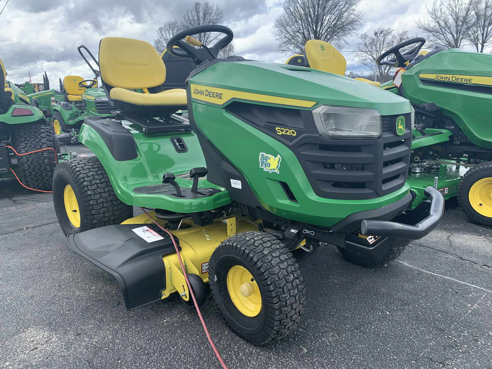 2022 John Deere S220 Image 1
