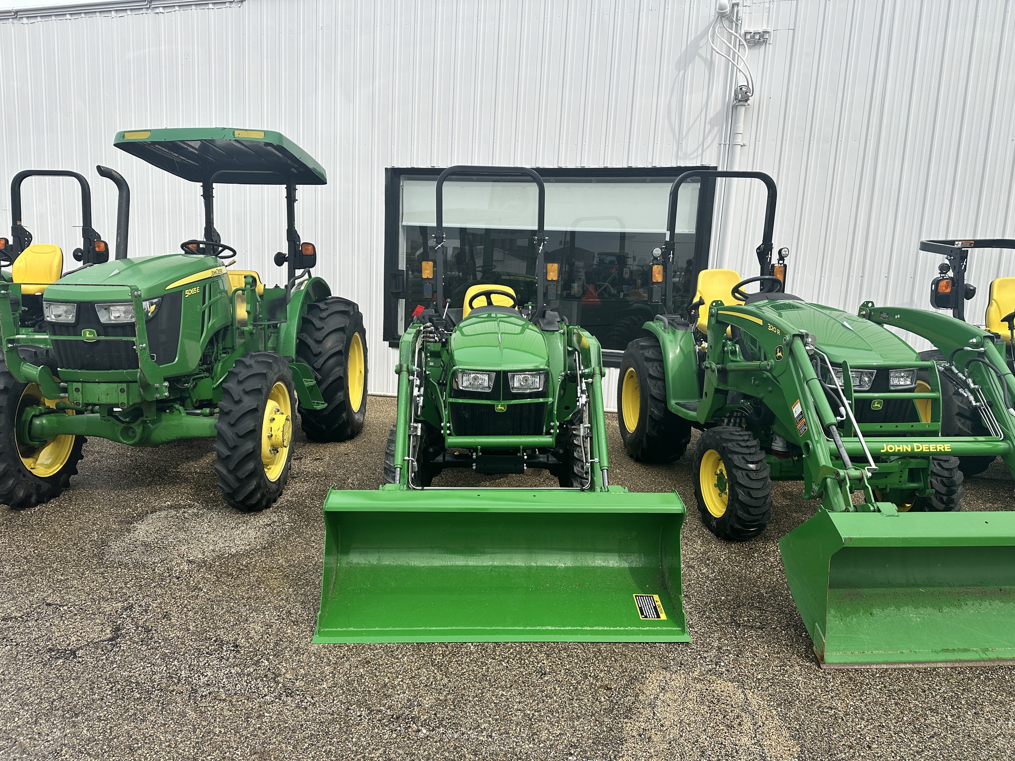  2023 John Deere 3025E at Heritage Tractor in Roanoke, IL