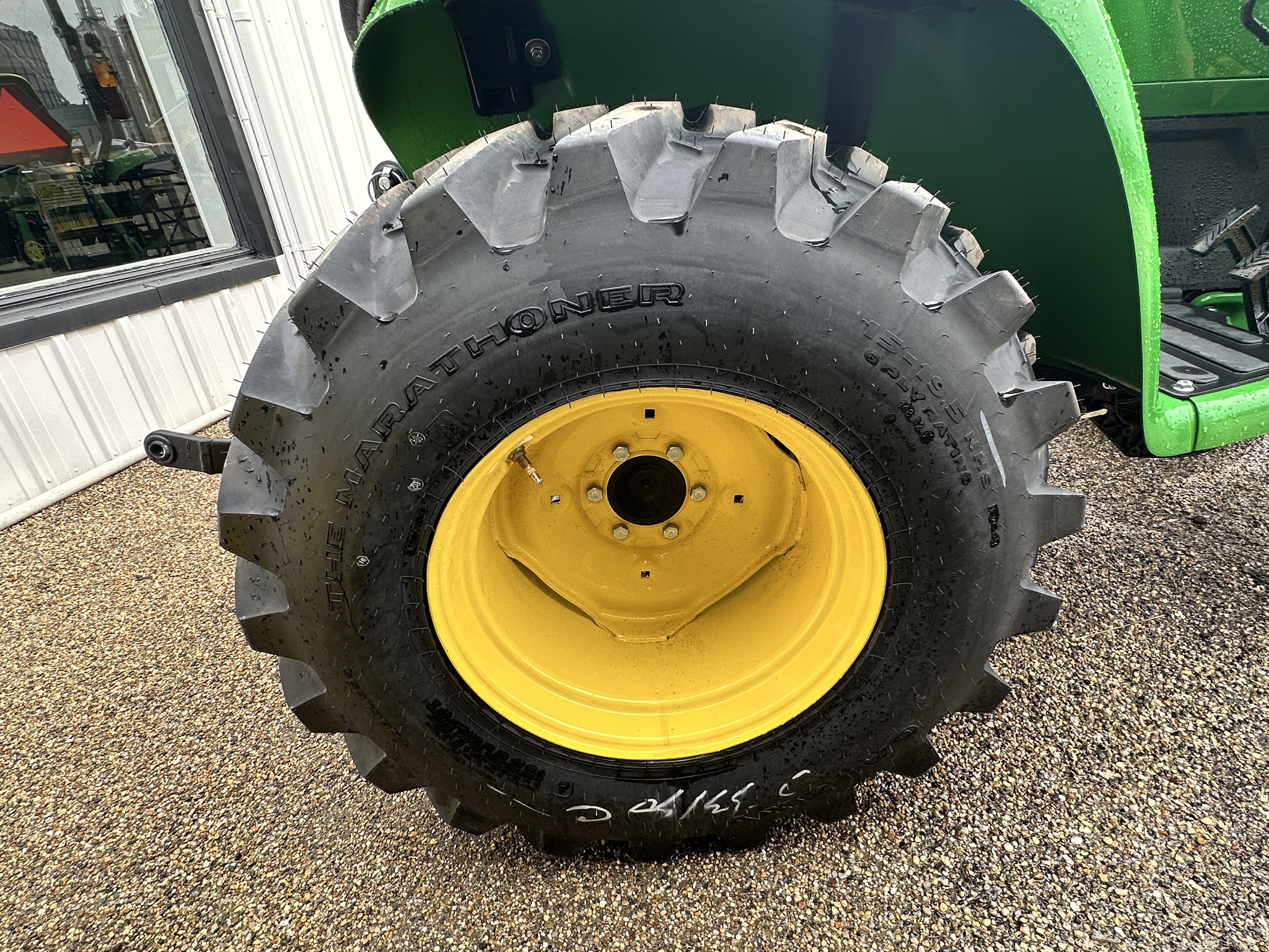  2023 John Deere 3025E at Heritage Tractor in Roanoke, IL