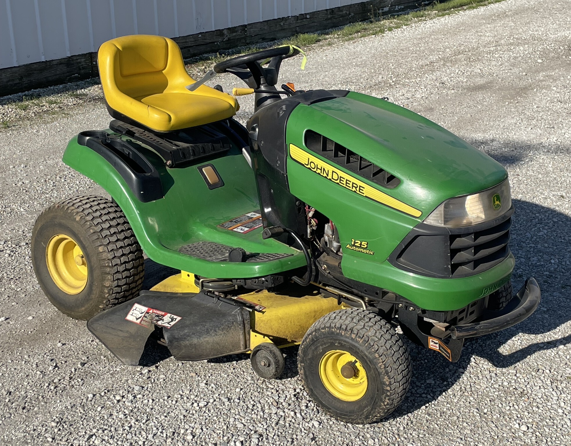 2007 John Deere 125 Image 3