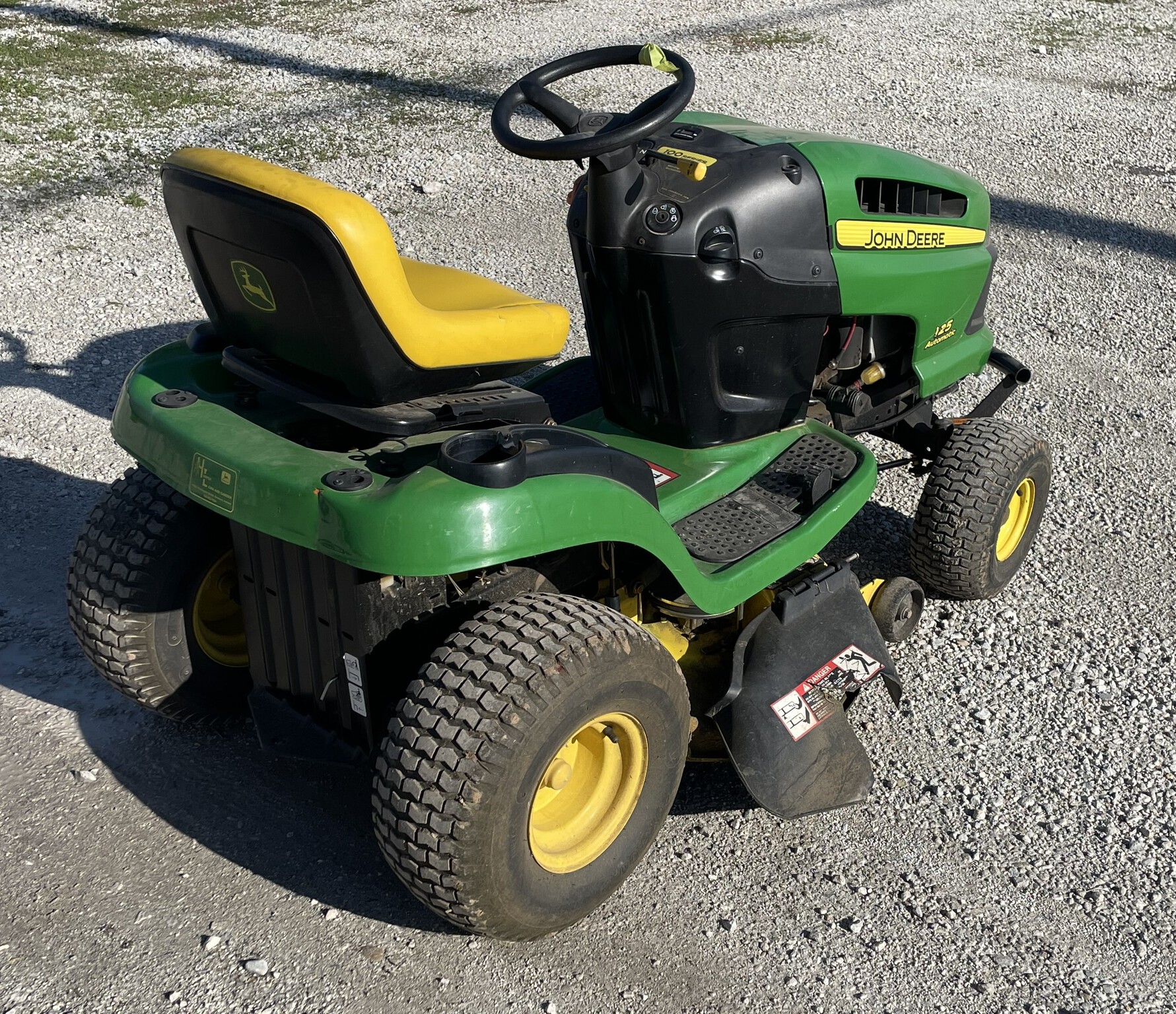 2007 John Deere 125 Image 4