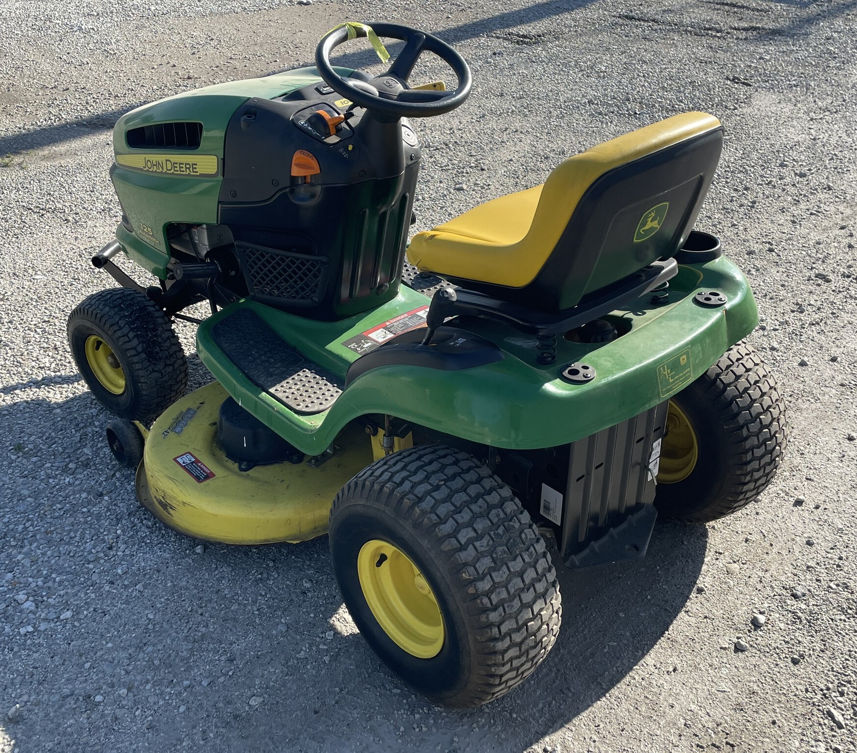 2007 John Deere 125 Image 6