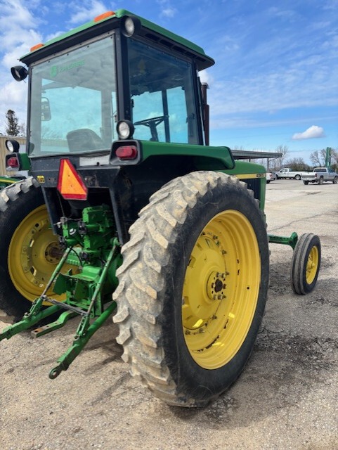 John Deere 4055 Image 6