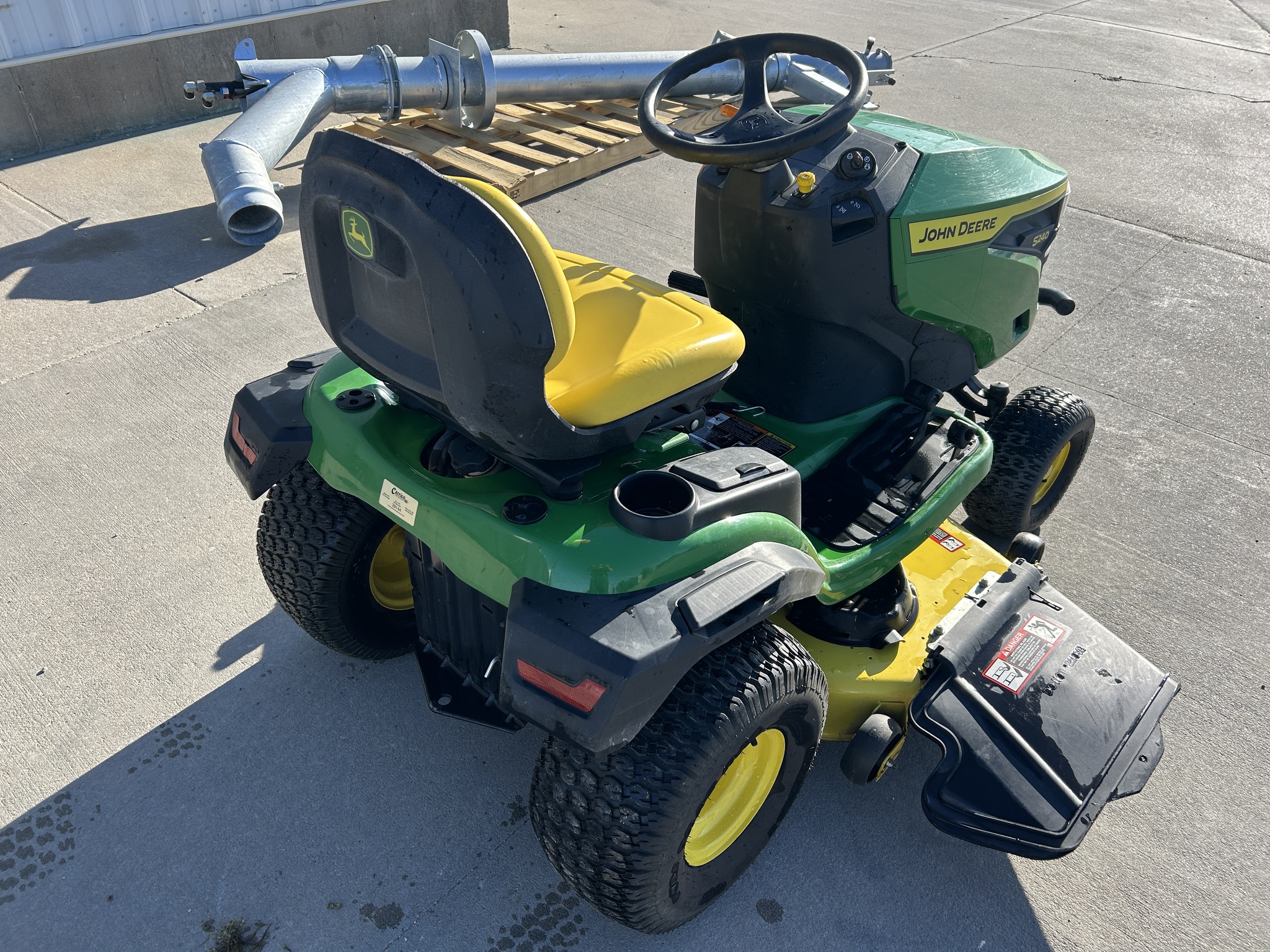 2021 John Deere S240 Image 4