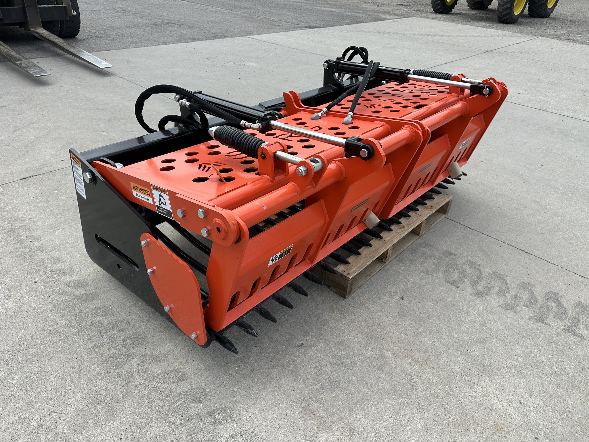 2025 Worksaver SARG-84 Sweeping Action Rock Grapple Image 3