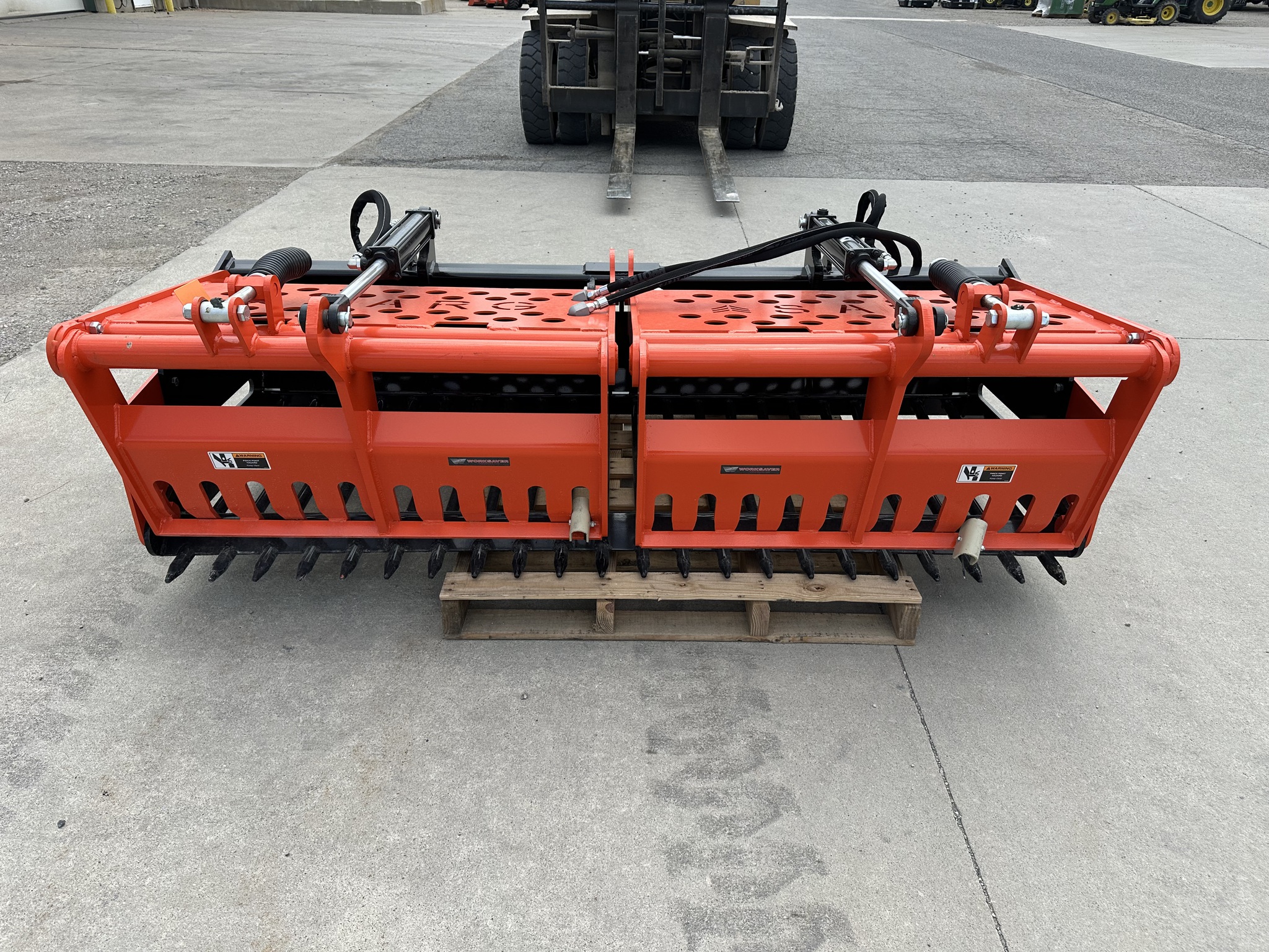 2025 Worksaver SARG-84 Sweeping Action Rock Grapple Image 2