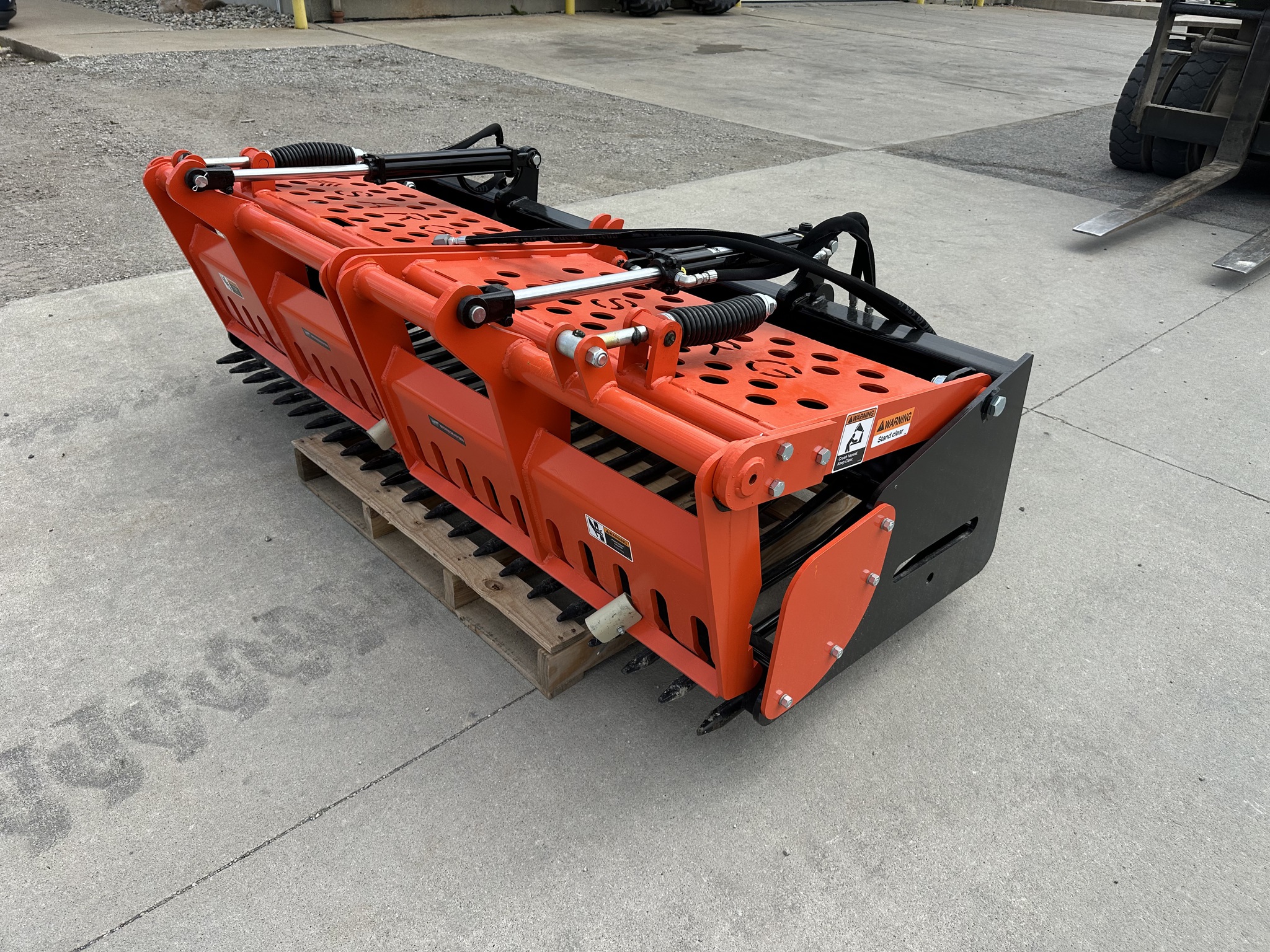 2025 Worksaver SARG-84 Sweeping Action Rock Grapple Image 1