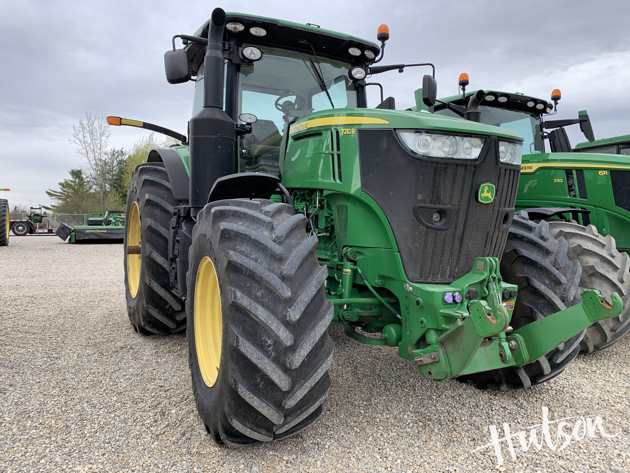 2015 John Deere 7210R