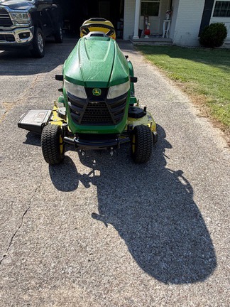 Photo of 2019 John Deere X330