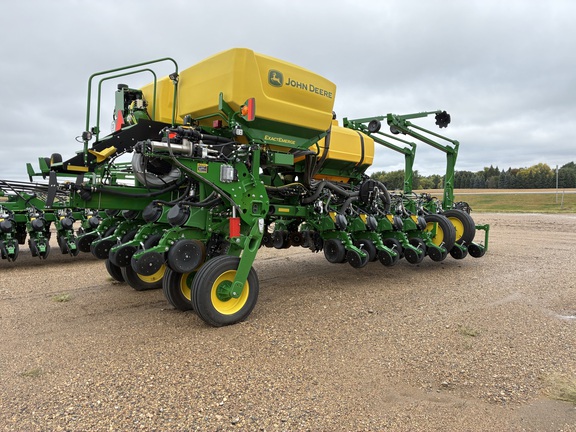 2026 John Deere 1775NT - Photo3