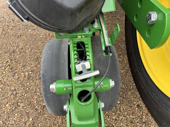 2026 John Deere 1775NT - Photo10
