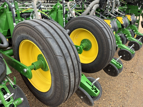2026 John Deere 1775NT - Photo12