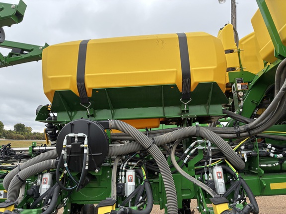 2026 John Deere 1775NT - Photo27