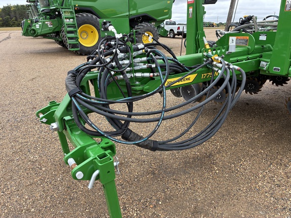 2026 John Deere 1775NT - Photo32