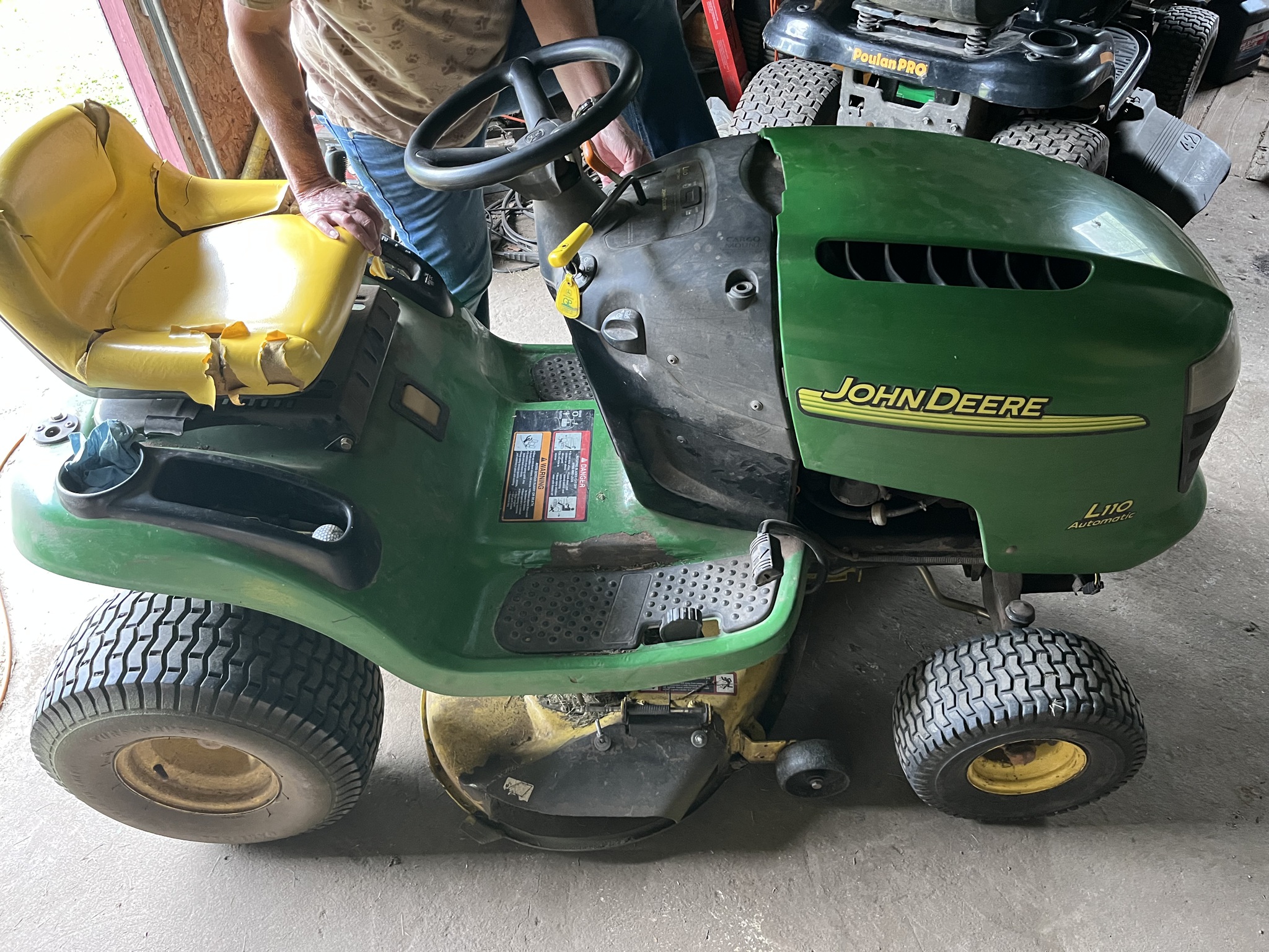 2003 John Deere L110 Image 1