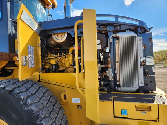 2019 John Deere 544L