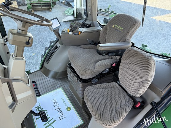 Photo of 2012 John Deere 8260R