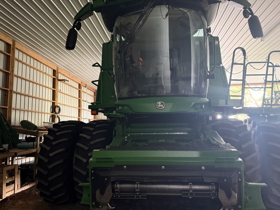 Photo of 2024 John Deere S790