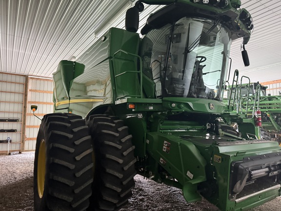 Photo of 2024 John Deere S790