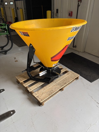 Used 2025 Frontier 3pt spreader Fertilizer Spreaders at Koenig Equipment in Knightstown, IN - Photo4