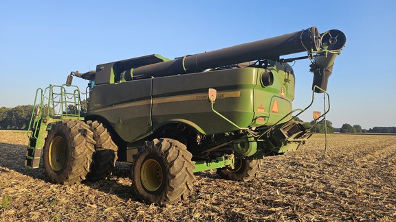 Photo of 2023 John Deere S780