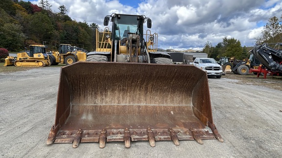 2007 John Deere 744K