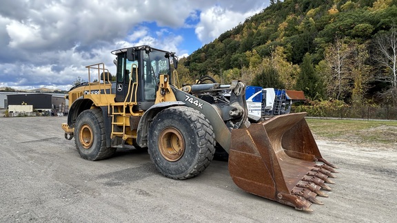 2007 John Deere 744K