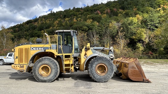 2007 John Deere 744K